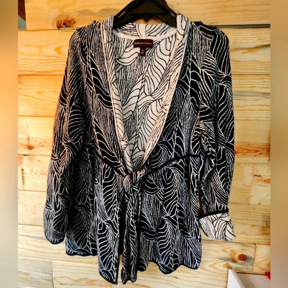 Dana Buchman XL long sleeve sweater black and white open with tie! (See flaw)